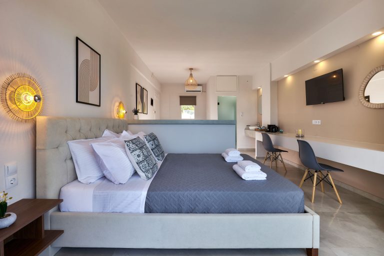 Mila-Malia-Suites-Deluxe-Quadruple-Suite-Sea-View-9